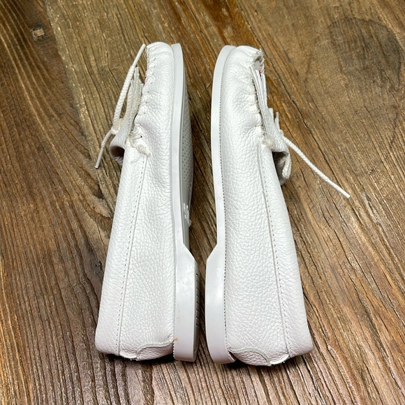 New ~ Minnetonka Women's Thunderbird Boat Moc Smooth Leather - White Size 8 - Picture 9 of 11